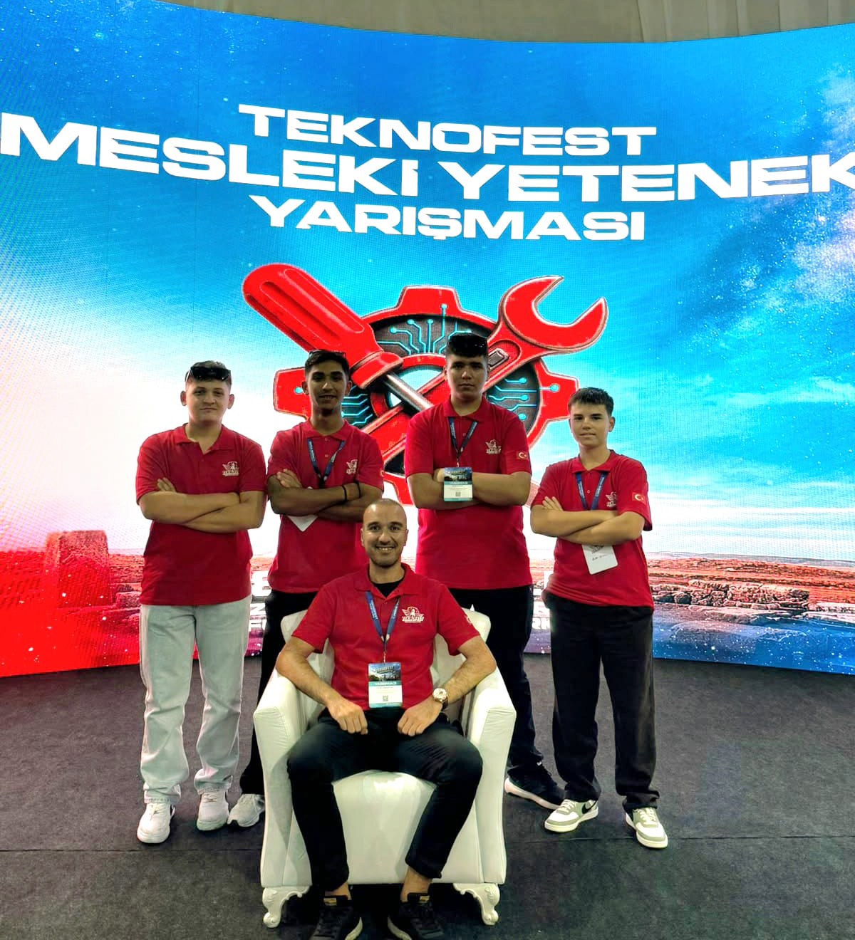 TEKNOFEST’te Özel EOSB Mesleki ve Teknik Anadolu Lisesi’nden Tarihi Başarı (1)
