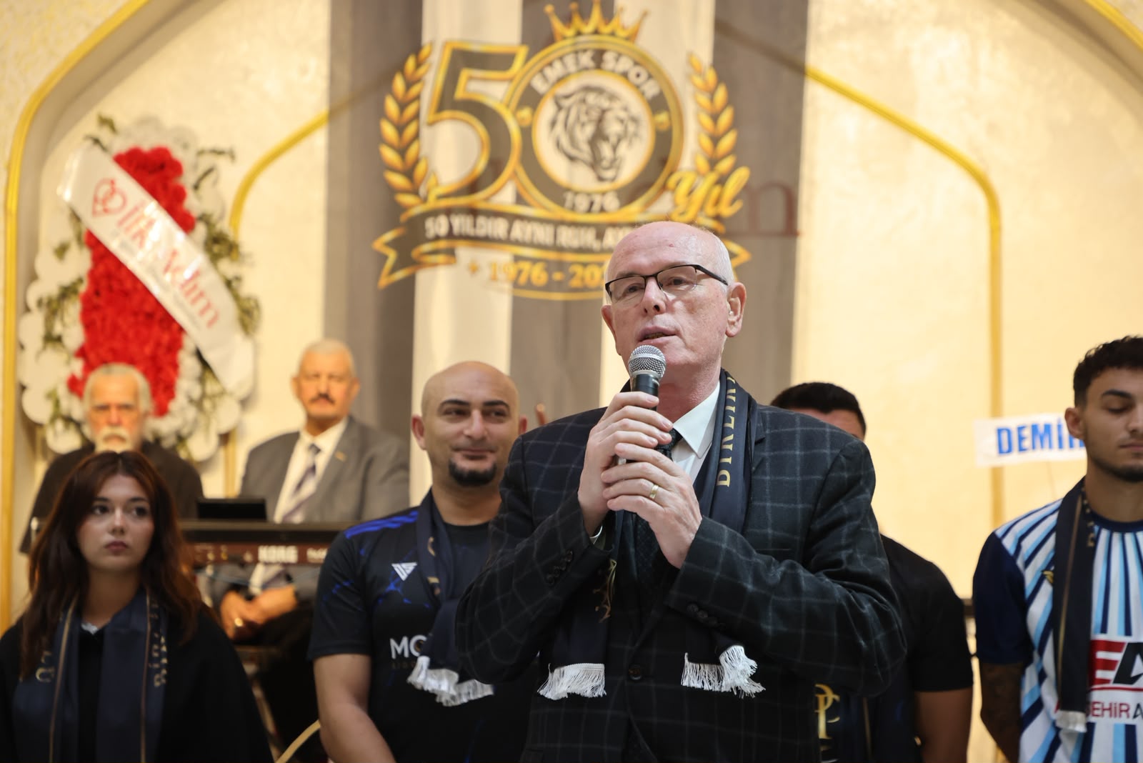 Emekspor 50. Kuruluş Yılını Özel Geceyle Kutladı (3) Emekspor 50. Kuruluş Yılını Özel Geceyle Kutladı (3)