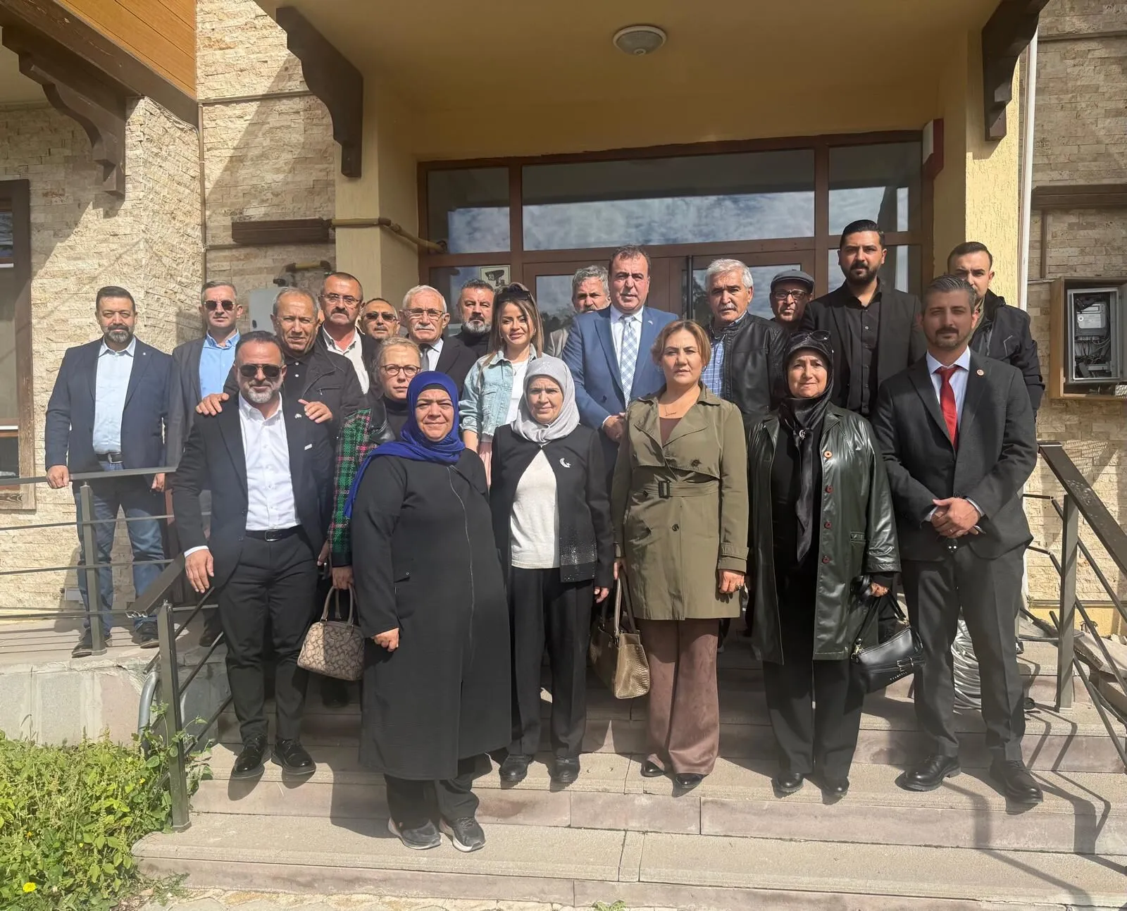 MHP Eskişehir Teşkilatından Mahalle Muhtarlarına Ziyaret (2) MHP Eskişehir Teşkilatından Mahalle Muhtarlarına Ziyaret (2)