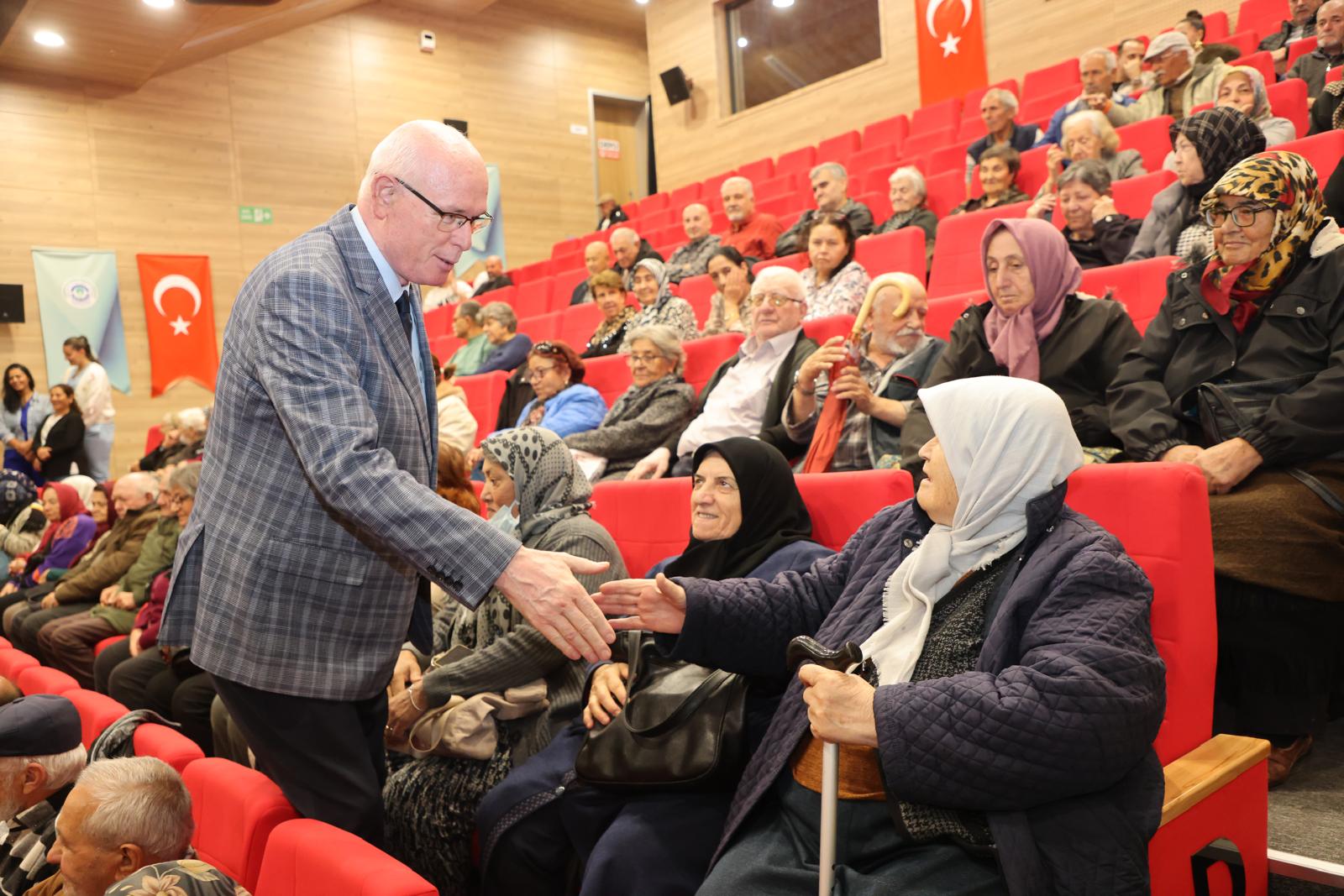 Odunpazarı’nda 1 Ekim Dünya Yaşlılar Günü Kutlama Etkinliği Düzenlendi (3) Odunpazarı’nda 1 Ekim Dünya Yaşlılar Günü Kutlama Etkinliği Düzenlendi (3)