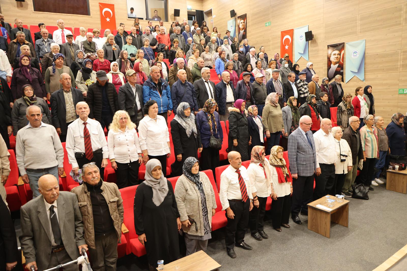 Odunpazarı’nda 1 Ekim Dünya Yaşlılar Günü Kutlama Etkinliği Düzenlendi (2) Odunpazarı’nda 1 Ekim Dünya Yaşlılar Günü Kutlama Etkinliği Düzenlendi (2)