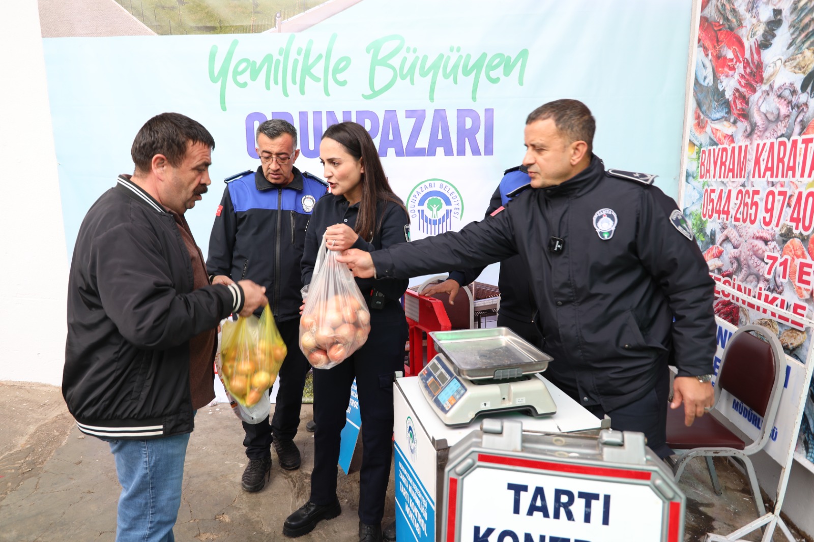 Odunpazarı Belediyesi’nden pazarlarda elektronik tartı denetimi (4)