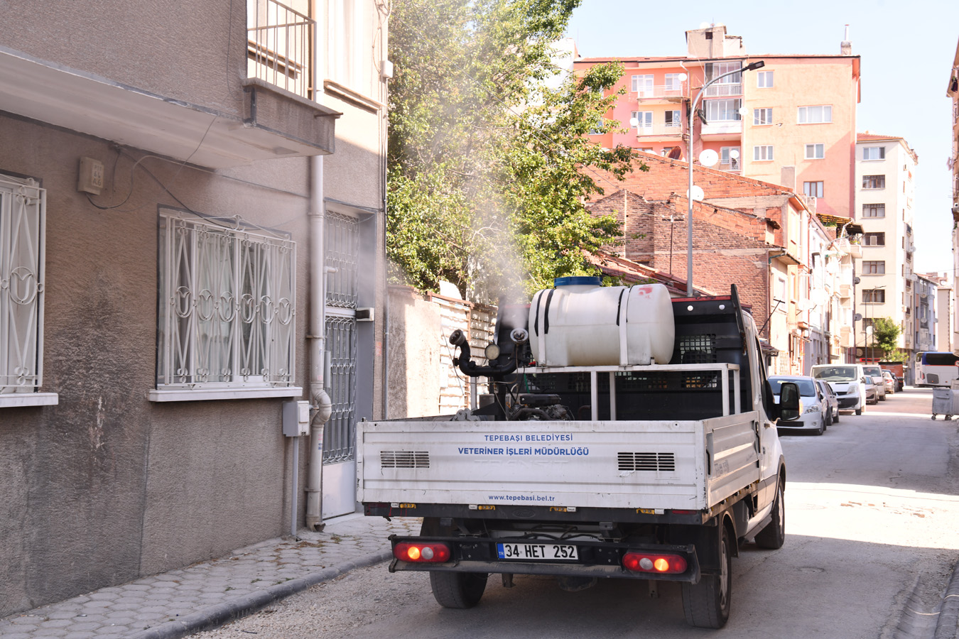 Tepebaşı'nda Sivrisinek ve Karasineğe Karşı İlaçlama Sürüyor
