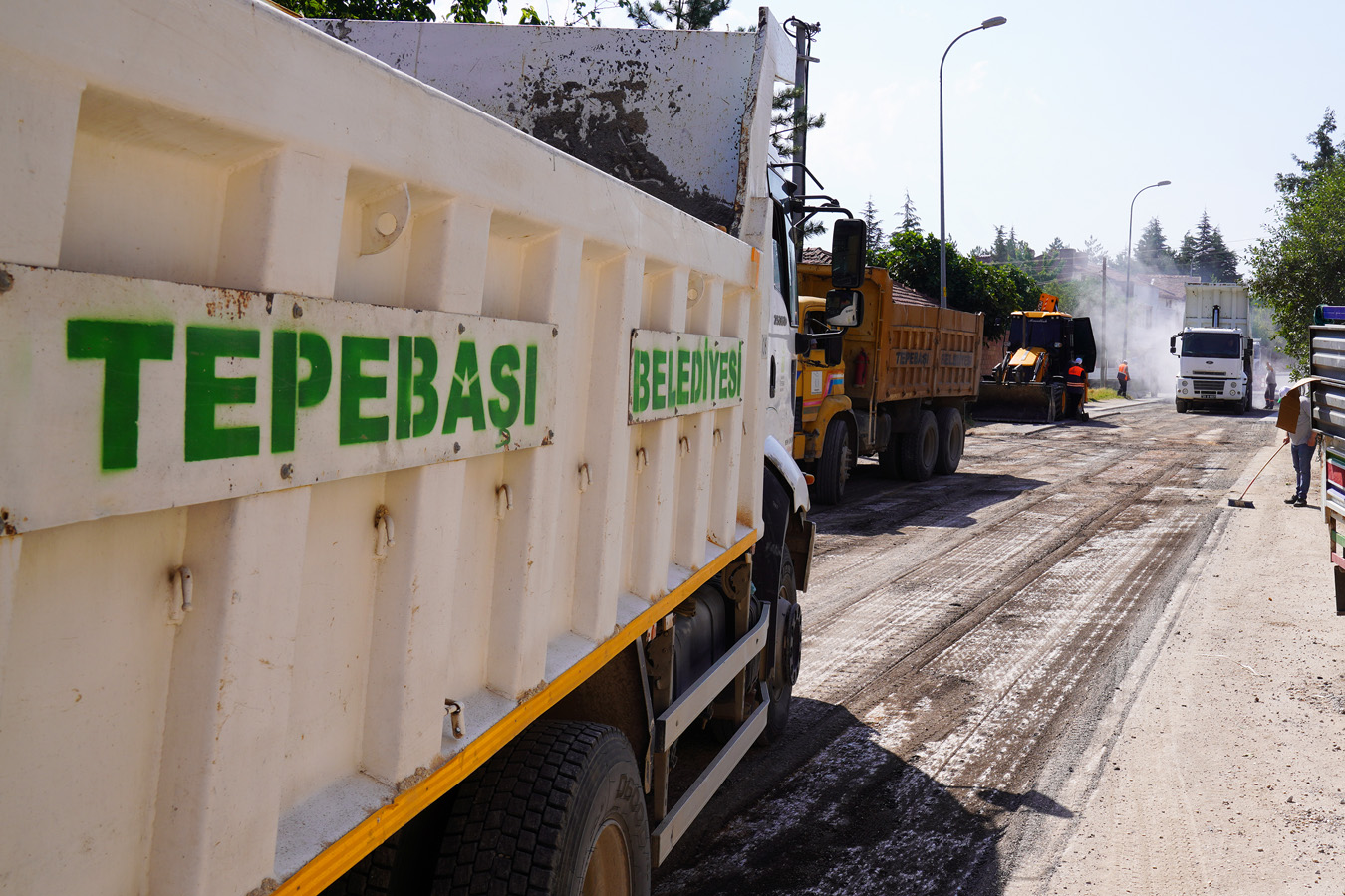 Tepebaşı Belediyesi Yol ve Asfalt Çalışmalarına Devam Ediyor