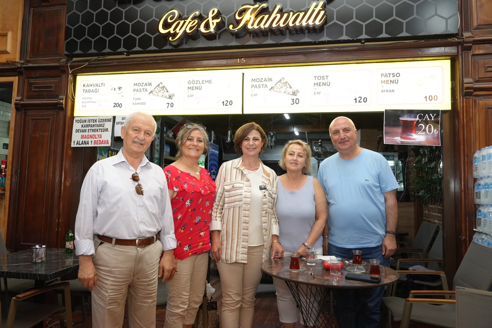 Başkan Ünlüce Haller Esnafıyla Bir Araya Geldi