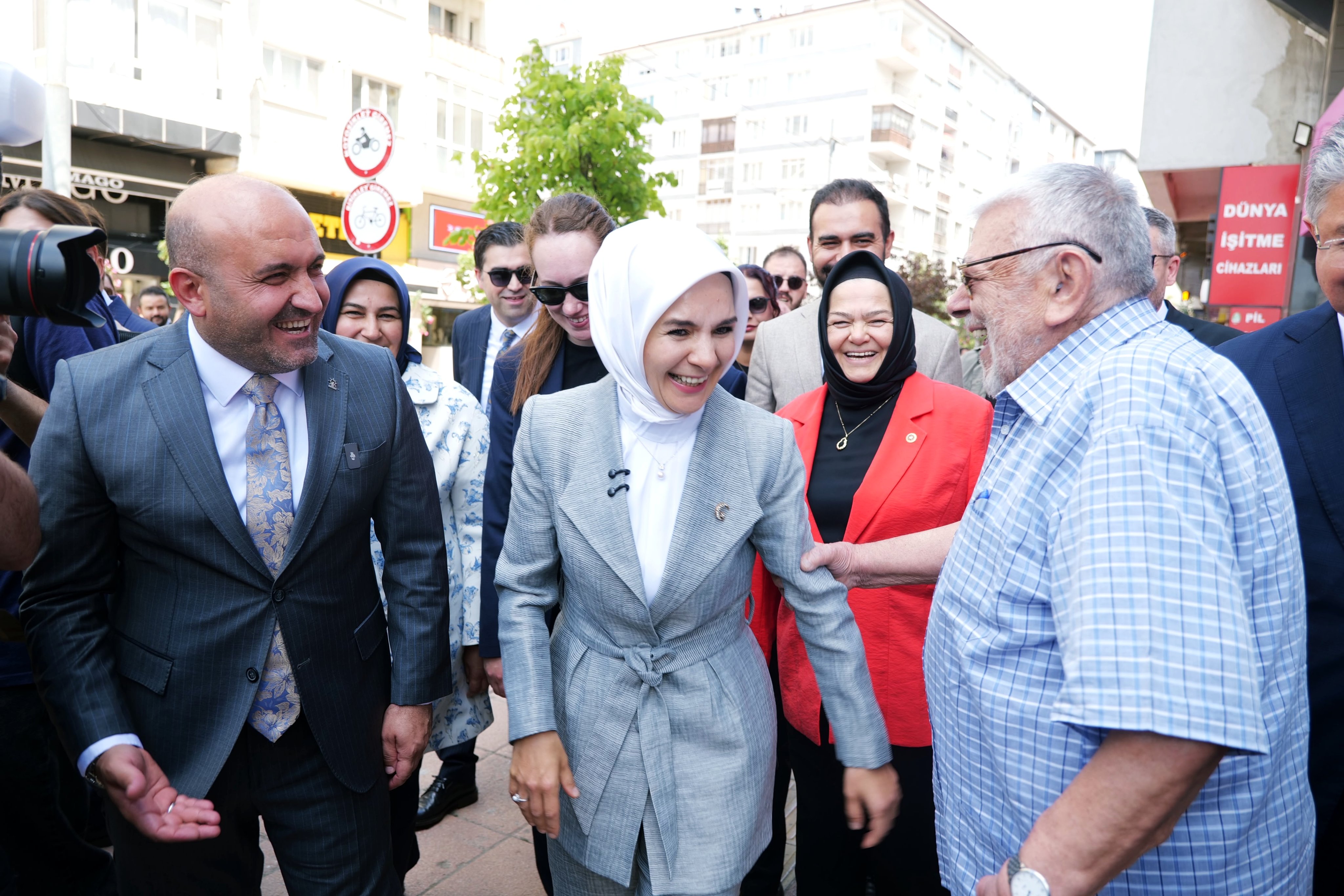 Bakan Göktaş Eskişehir'de Esnaf Ziyaretleri Gerçekleştirdi