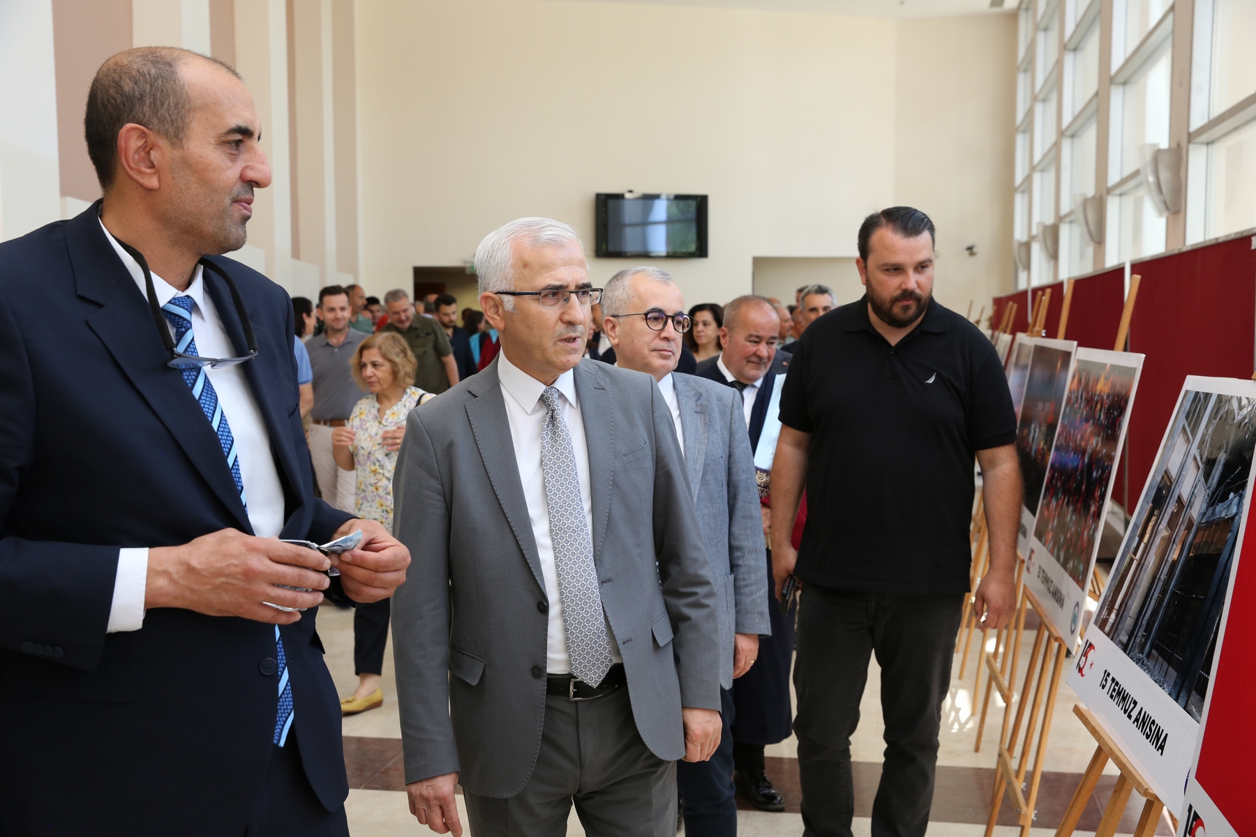 ESOGÜ, 15 Temmuz Şehitlerini Düzenlenen Programla Andı