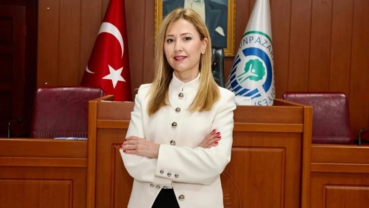 CHP Eskişehir İl Kadın Kolları Başkanı Sibel Yeşildal görevden alındı