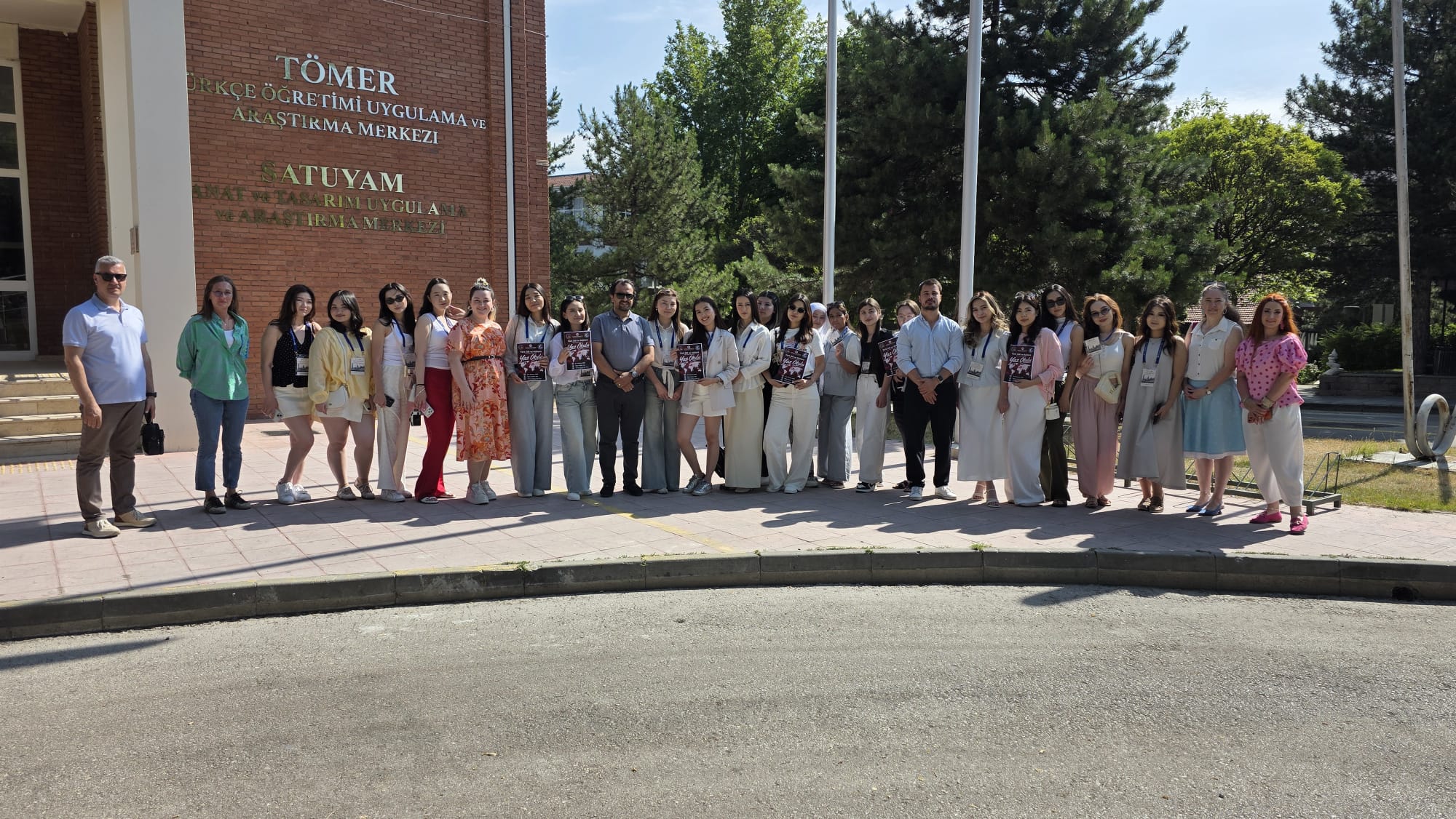 Kazak öğrenciler Türk dilini ve kültürünü yerinde öğrendi
