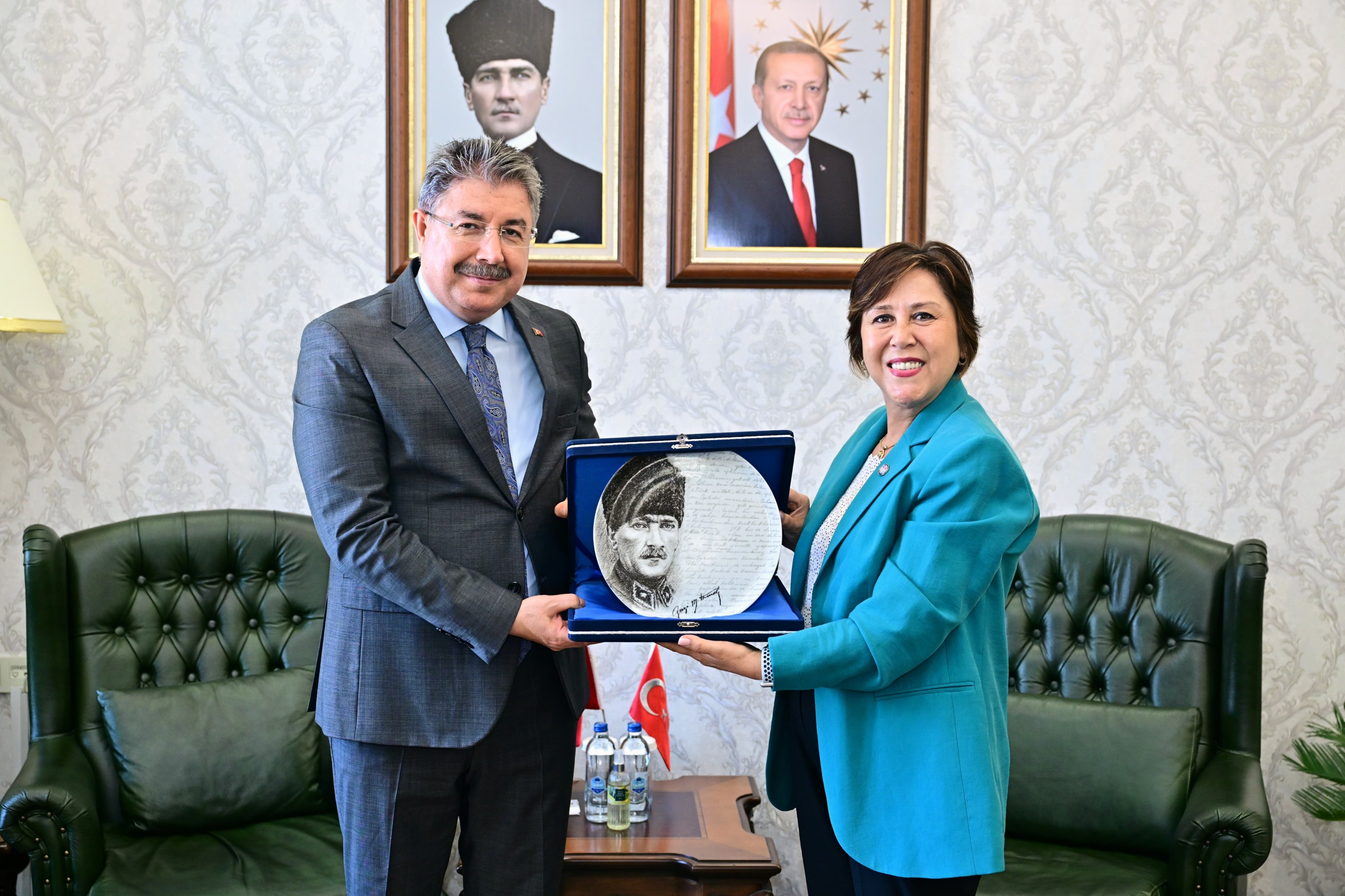 Eskişehir Kent Konseyi'nin Yeni Yönetimi Vali Yılmaz'ın Konuğu Oldu