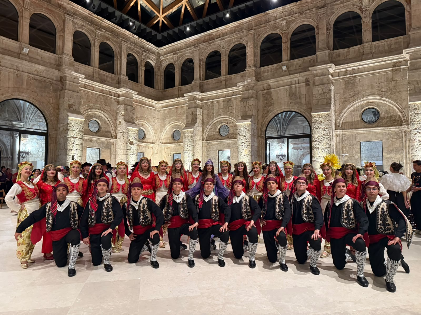 Anadolu Üniversitesi Halk Dansları Topluluğu İspanya’da Büyük Beğeni Topladı