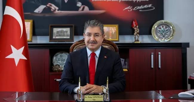 1 helikopter, 73 personel sahada: Eskişehir Valiliği Seyitgazi yangınındaki son durumu duyurdu
