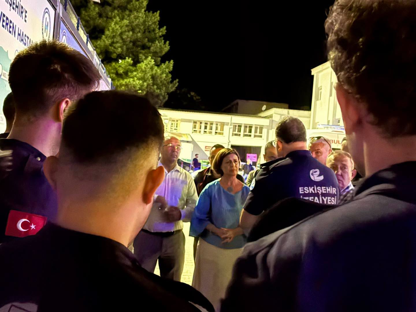 Başkan Ayşe Ünlüce'den Yaralı İtfaiye Personeline Geçmiş Olsun Ziyareti