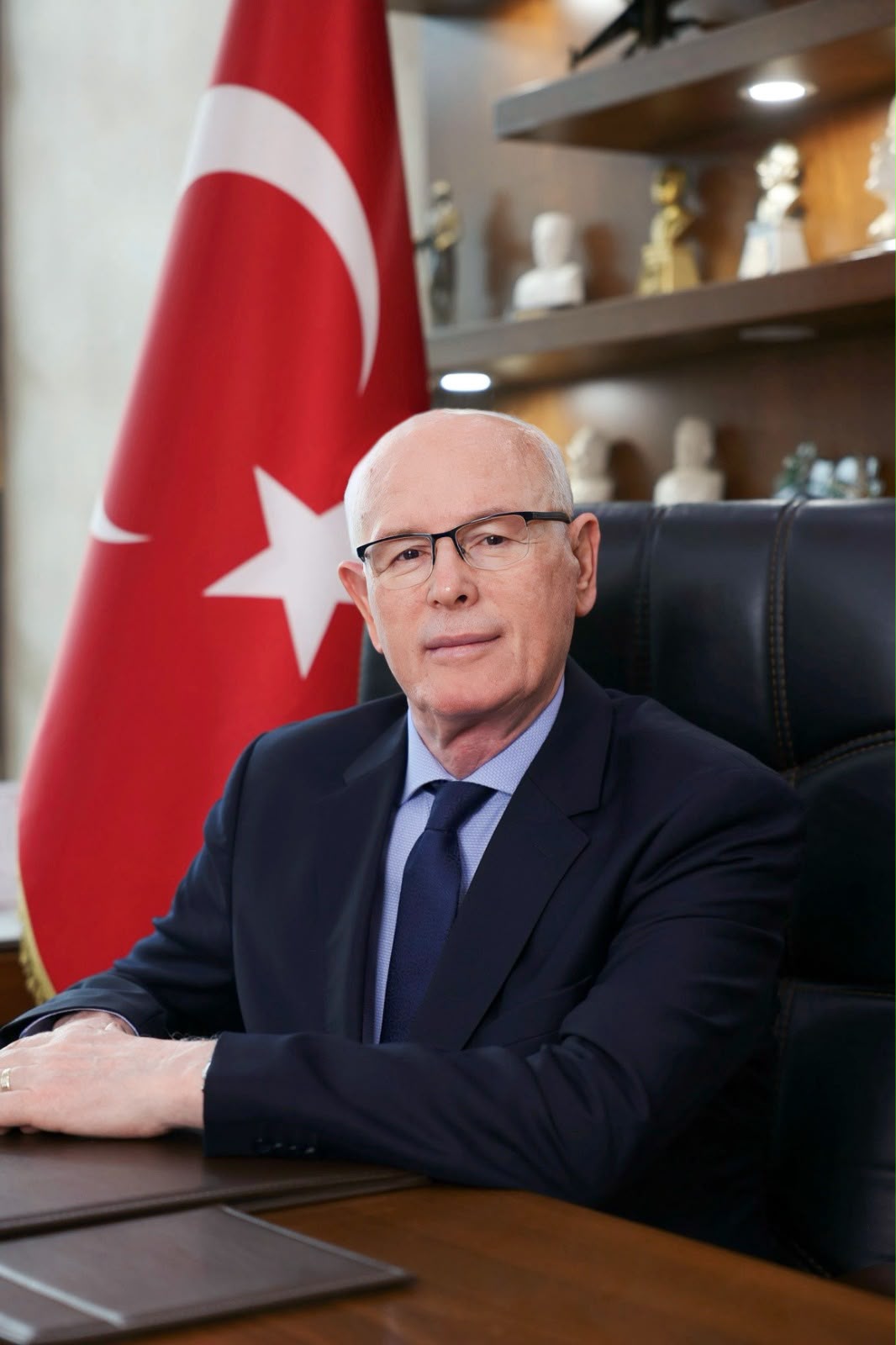 Kazım Kurt: "Demokrasinin Temel Taşı Özgür Basındır"