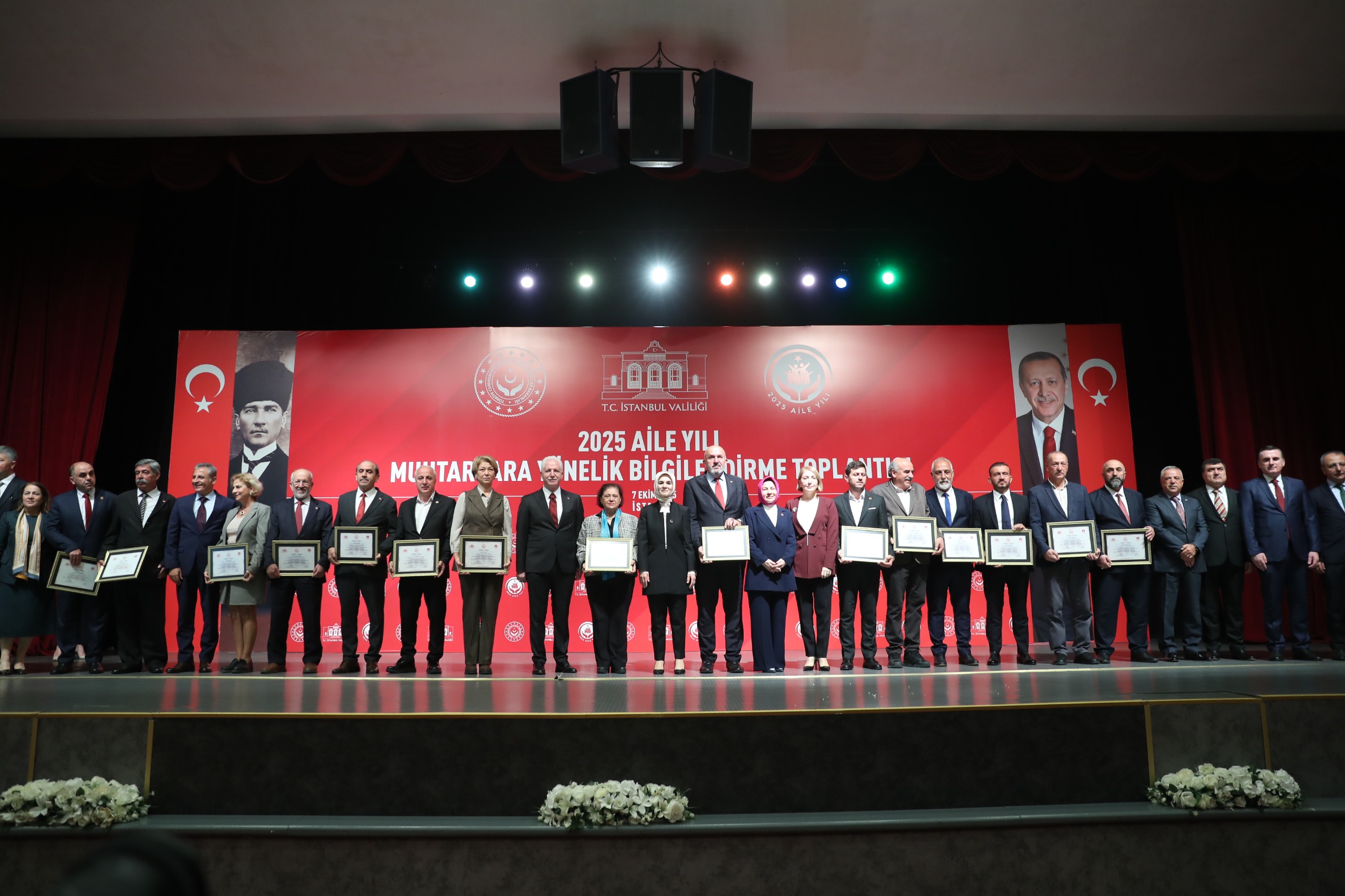 Aile ve Sosyal Hizmetler Bakanlığı 81 İlde Muhtarlarla Bir Araya Geldi