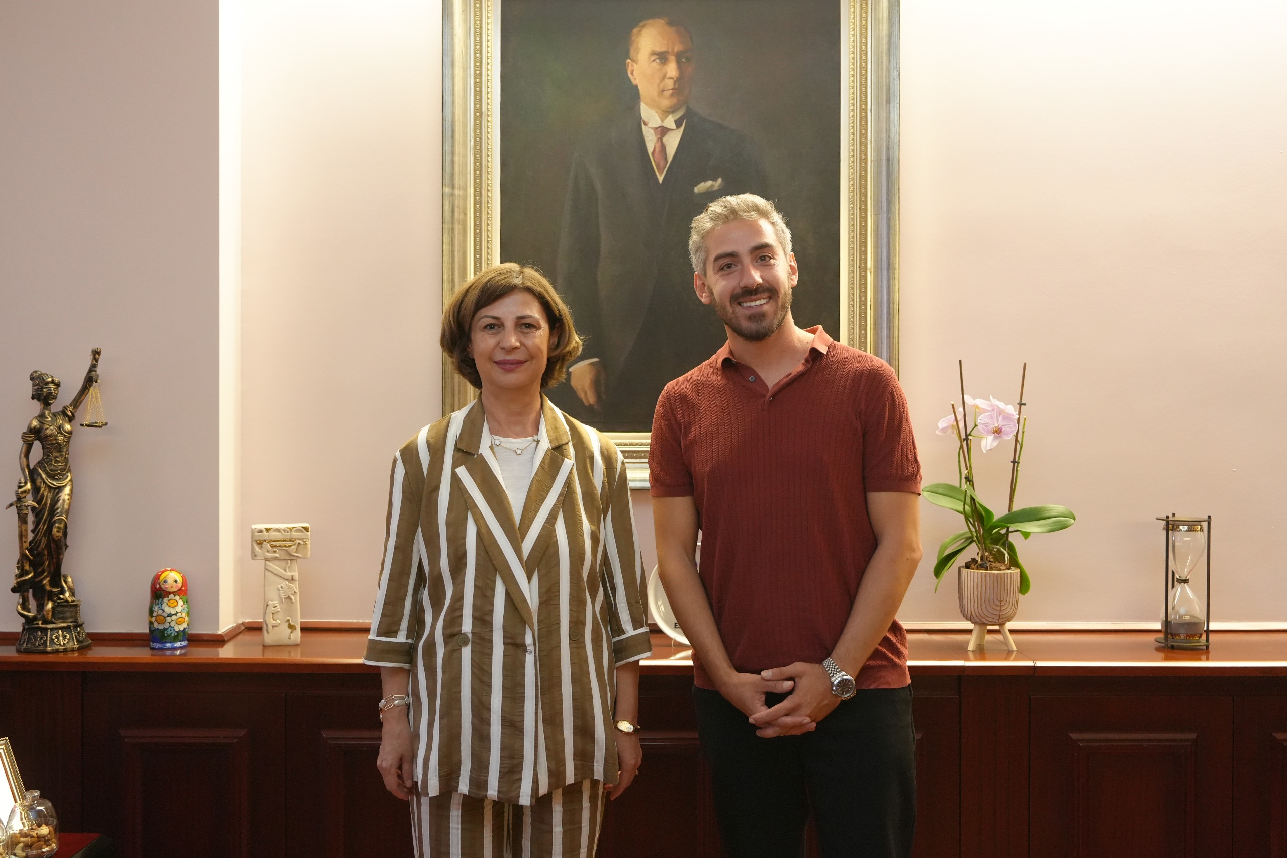 Başkan Ünlüce Berchem Belediye Başkanı Öztürk'ü Ağırladı