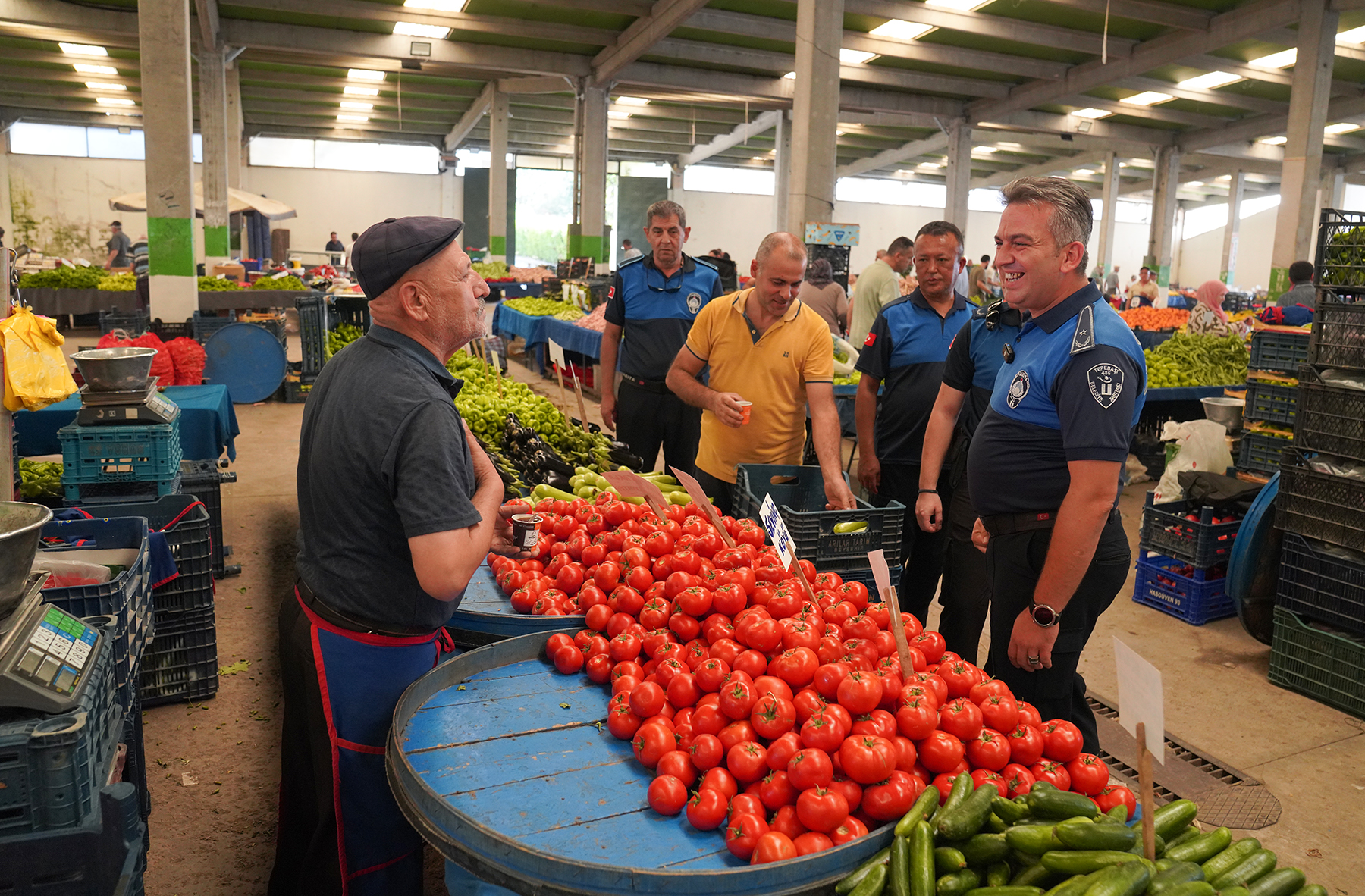 Tepebaşı Zabıtası Semt Pazarlarını Yerinde Gözlemledi