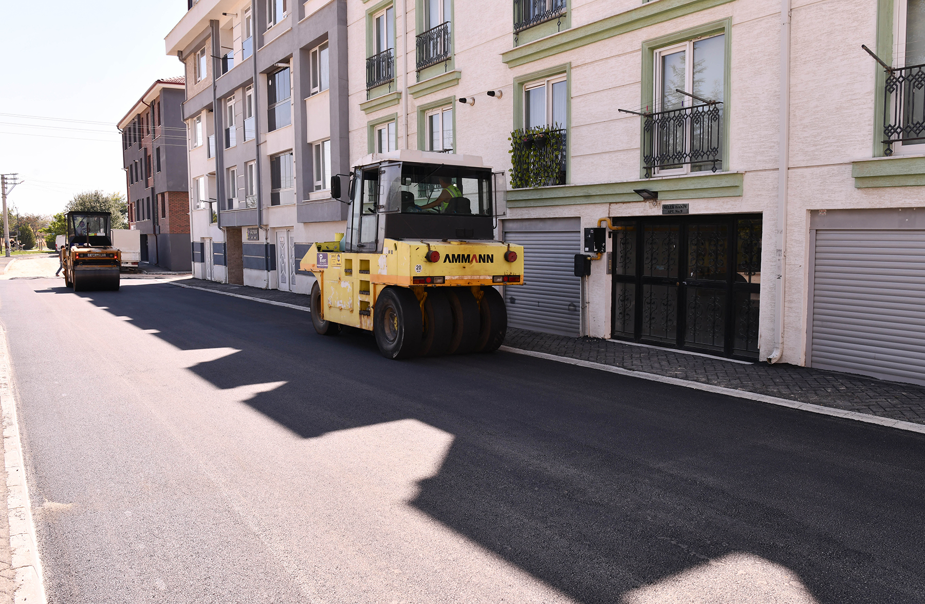 Ertuğrulgazi Mahallesi'nde Asfalt Serimi: Tepebaşı'nda Yol Çalışmaları Sürüyor
