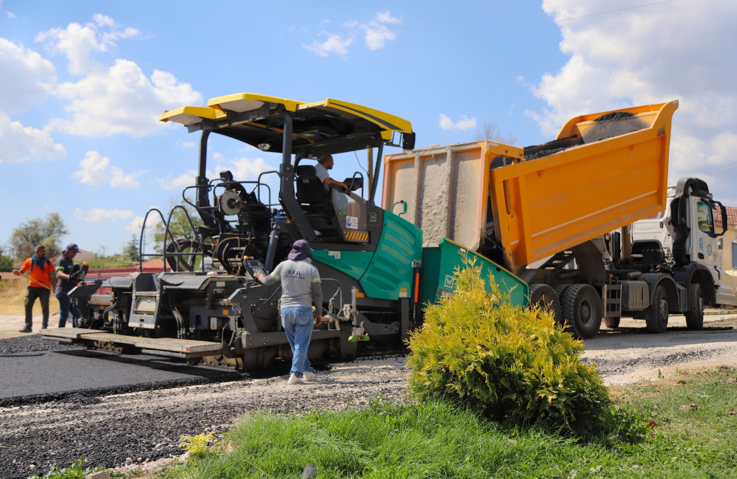 Büyükşehir Belediyesi Han İlçesinde Yol Çalışmalarını Tamamladı
