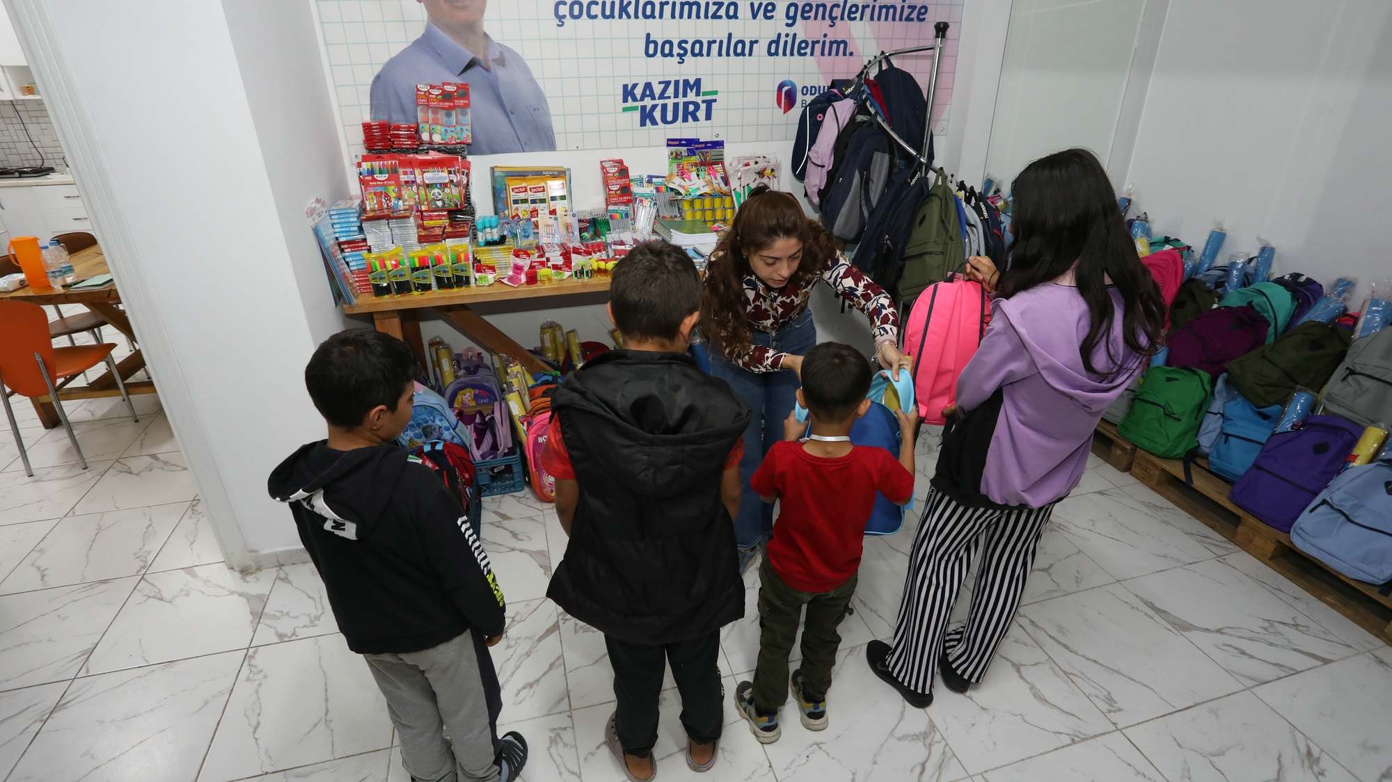 Halk Market’ten Öğrencilere Kırtasiye Destek Kampanyası