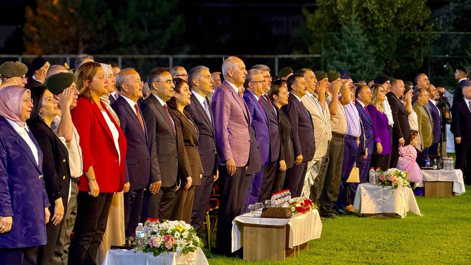 TBMM Baskanı Kurtulmuş: "Artık önümüzde yeni bir kapı açılmış, yeni bir yolun başlangıcındayız"