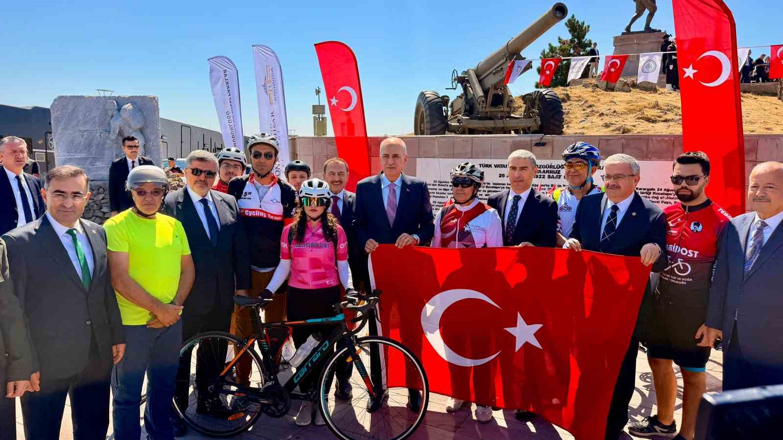 TBMM Başkanı Kurtulmuş Kocatepe’de gerçekleştirilen Büyük Taarruz törenlerine katıldı