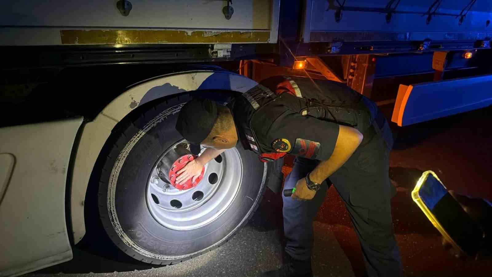 Balatası ısınına tır ekipleri harekete geçirdi