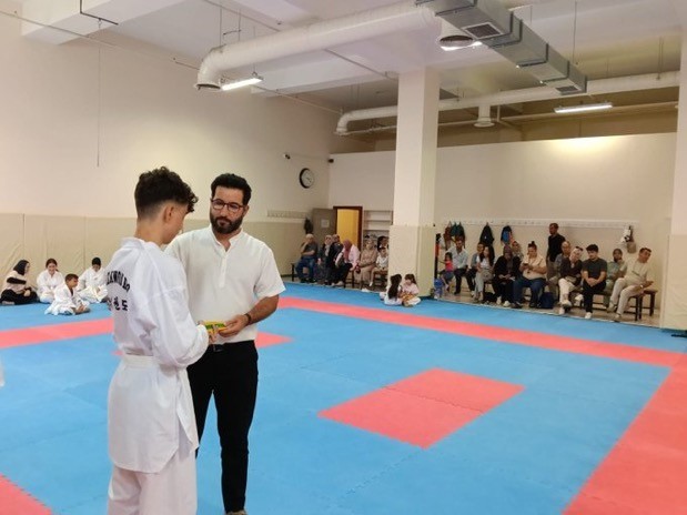 Çocuk Evleri Sitesinde kalan sporcu, kuşak sınavını başarıyla geçti