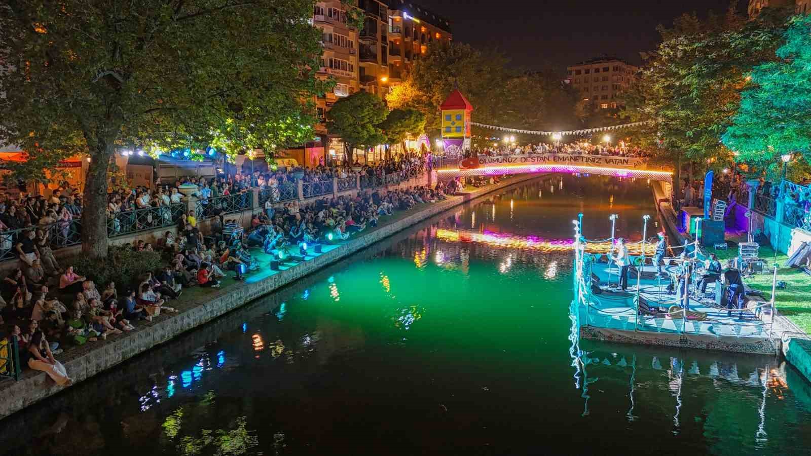 Uluslararası Eskişehir Porsuk Festivalin’de renkli günler sürüyor