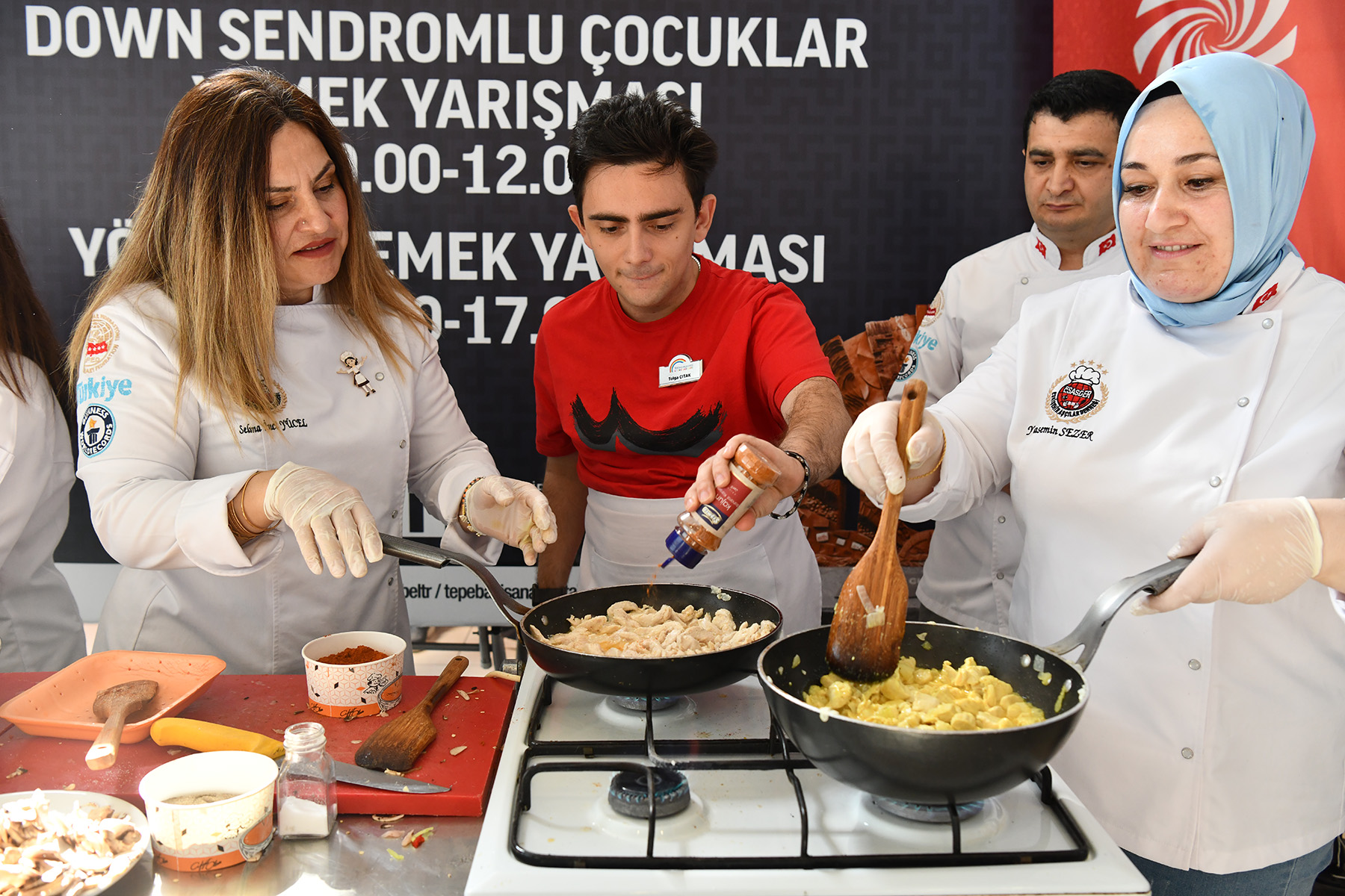 Down Sendromlu Bireyler Pişmiş Toprak Sempozyumu'nda Yarıştı