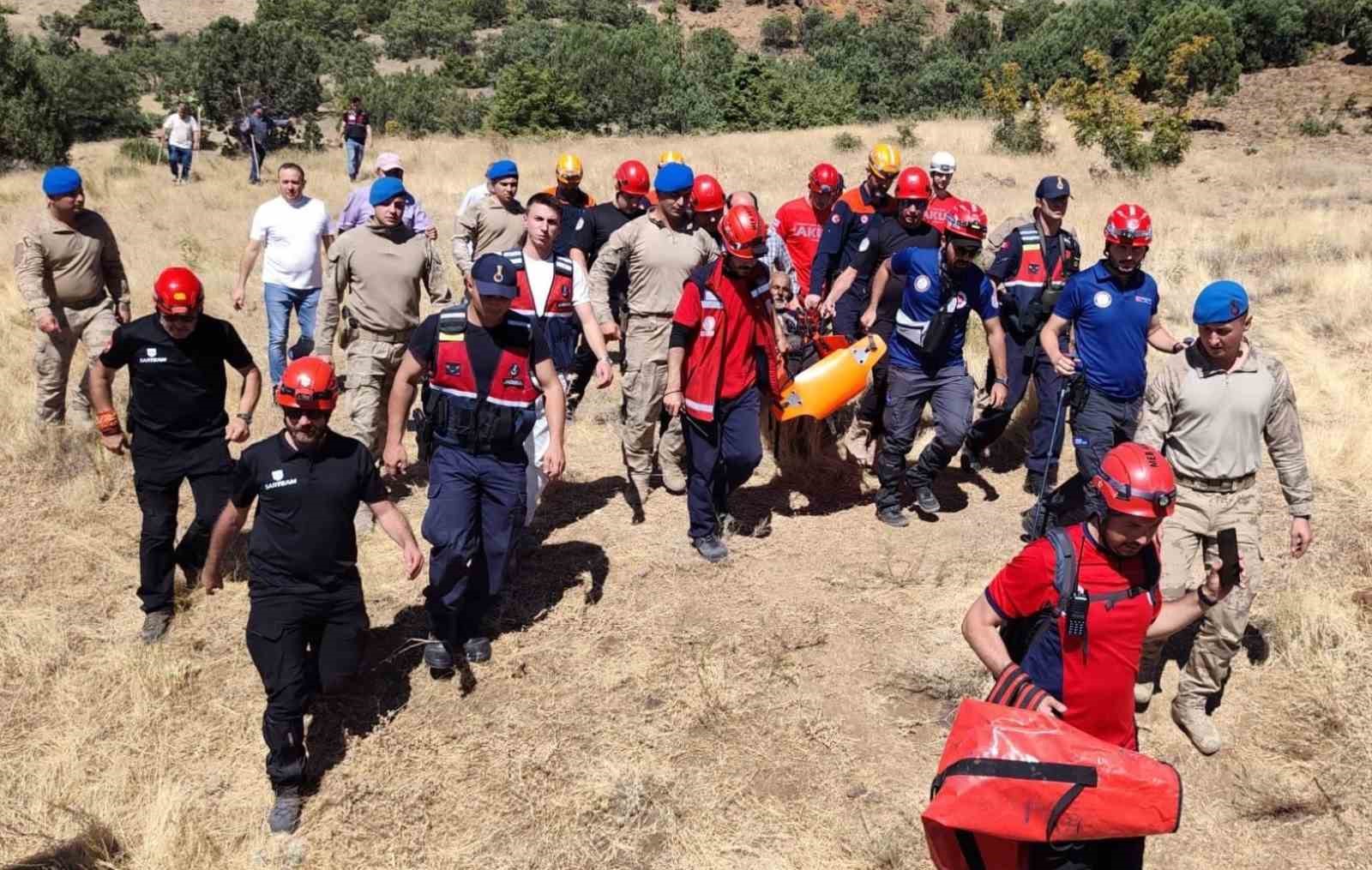 Kayıp vatandaş için 177 kişilik ekip sabaha kadar çaba gösterdi