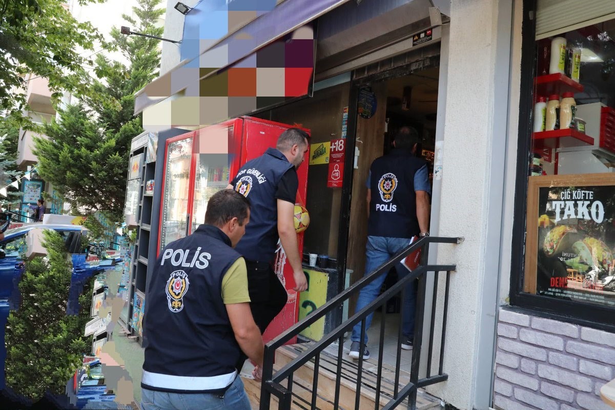 Eskişehir’de polis ekiplerinden geniş çaplı okul çevresi ve servis denetimi
