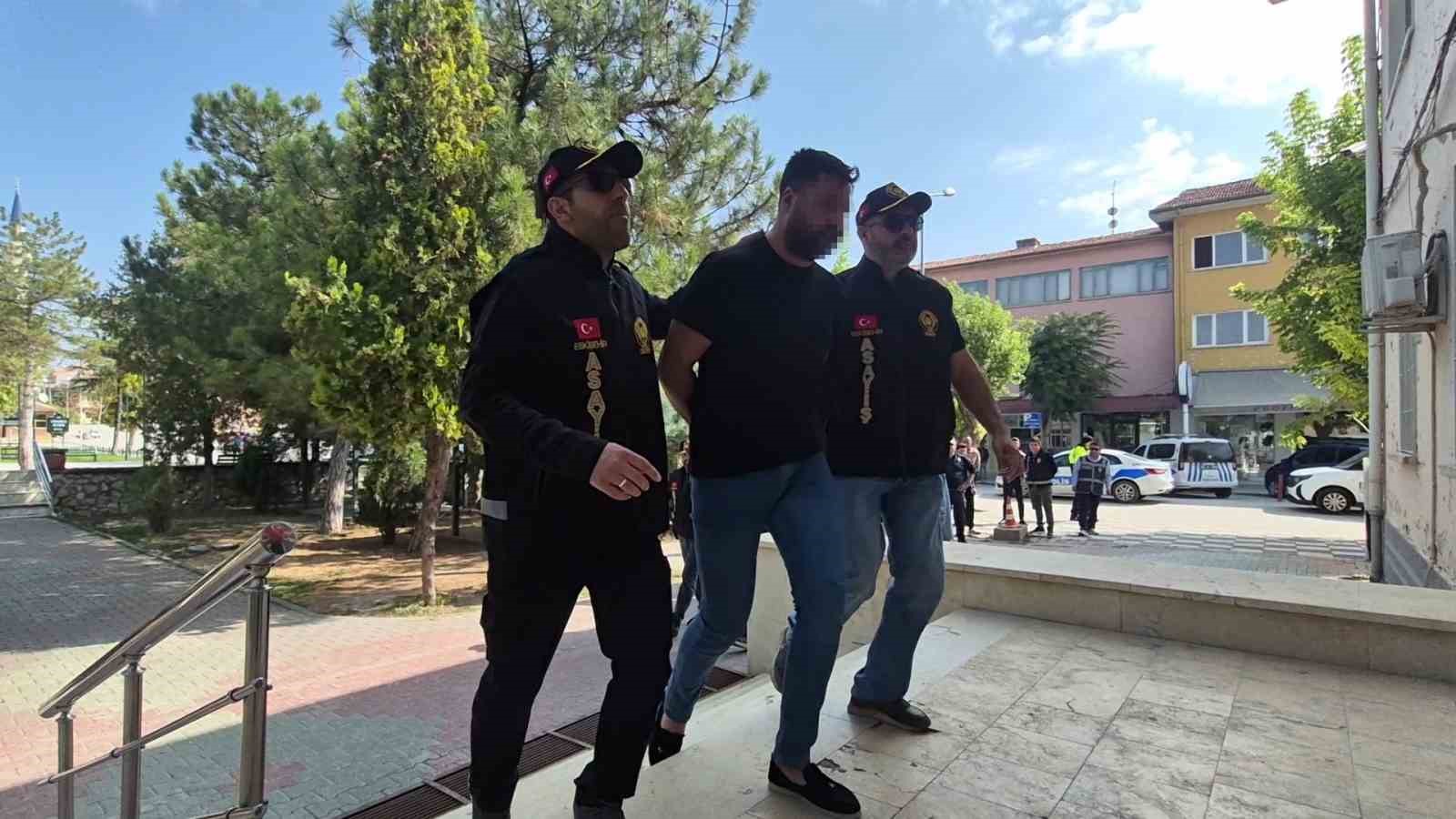 Oto galerici gencin ölümünün 3 şüphelisi adliyeye sevk edildi