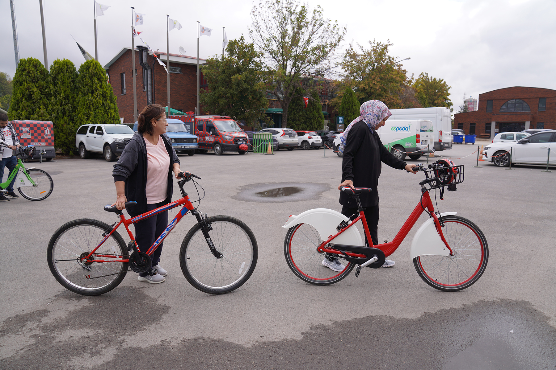 Tepebaşı’nda 'Bisiklete İlk Adım Atölyesi' İle İlk Pedallar Çevrildi