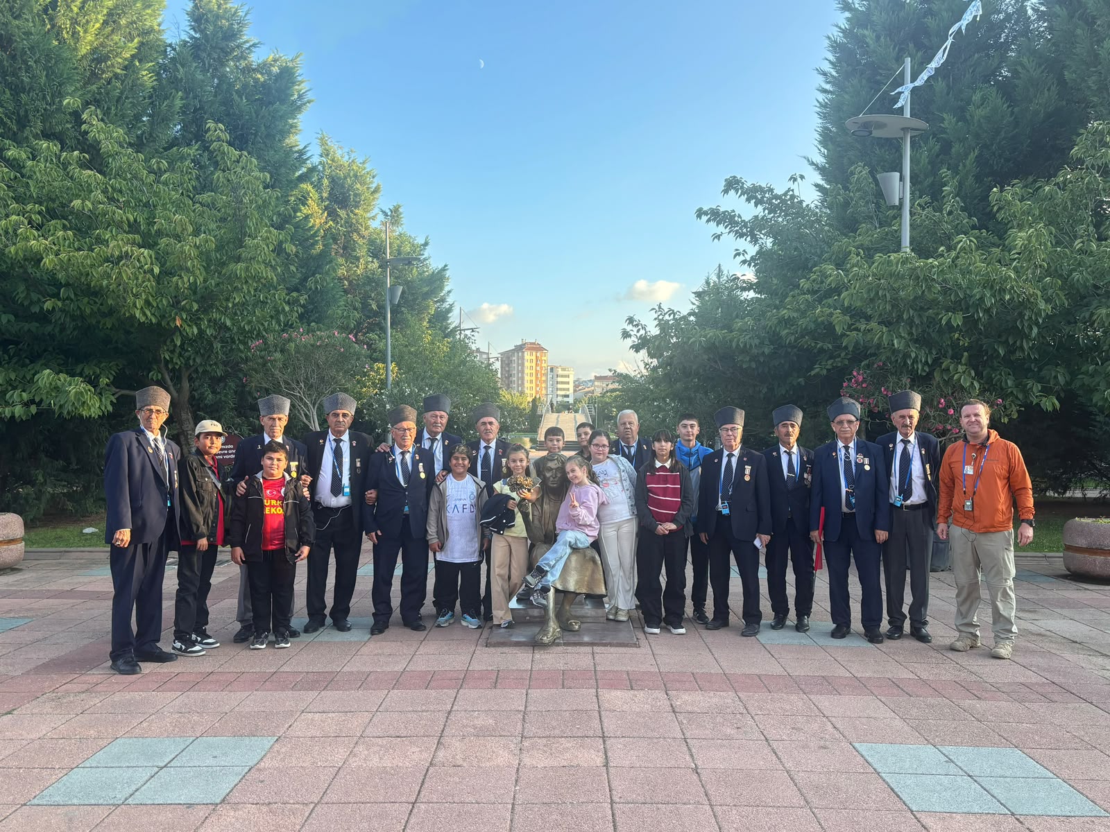 Gaziler ve Çocuklar OtobEs26 Turunda Buluştu