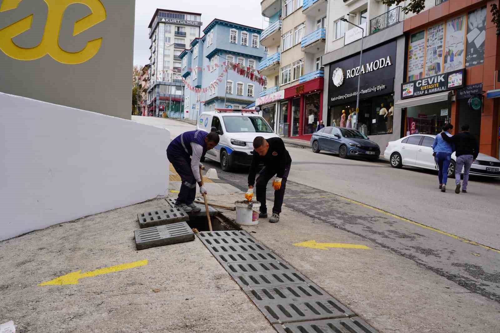 Yağışlar öncesinde mazgallarda temizlik çalışması yapıldı