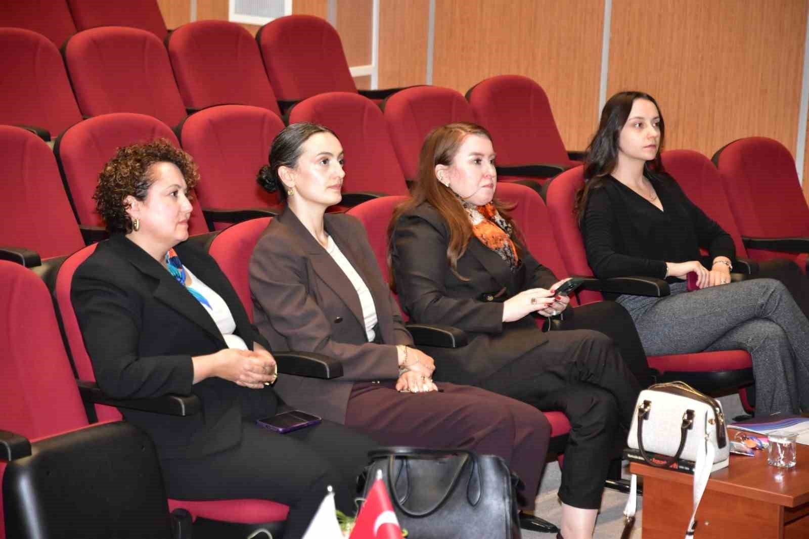 Eskişehir’de üniversiteli gençlere "Sağlıklı Yaşam ve Güvenli İlişkiler" eğitimi