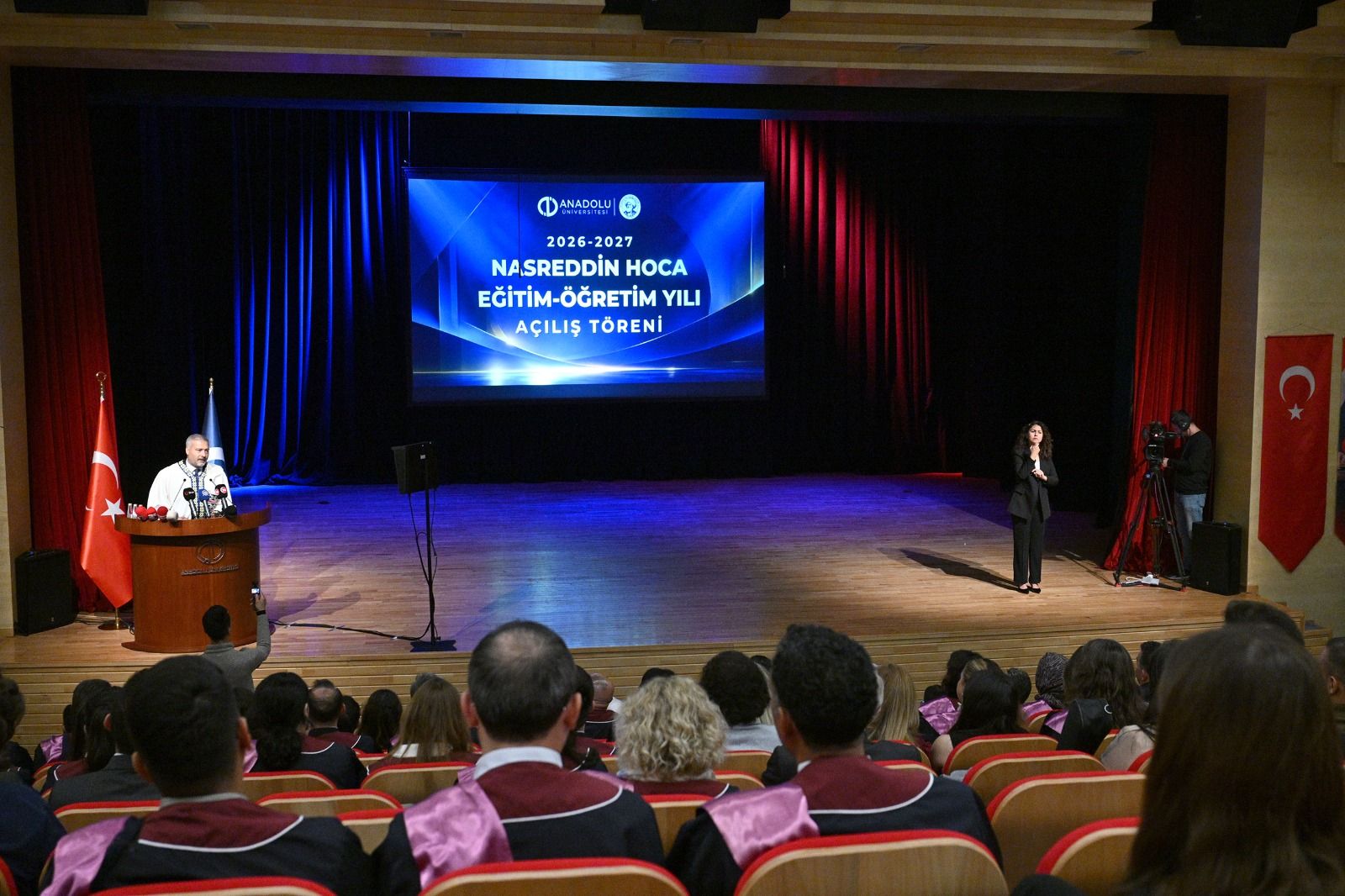 Anadolu Üniversitesi'nde Yeni Akademik Yıl Düzenlenen Törenle Başladı