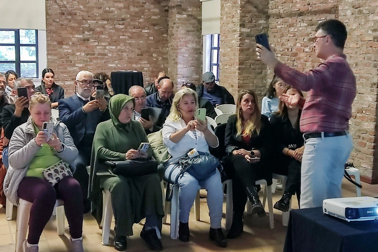 Tepebaşı’nda Muhtarlar Mahallelerini Kendi Kadrajlarından Anlatacak