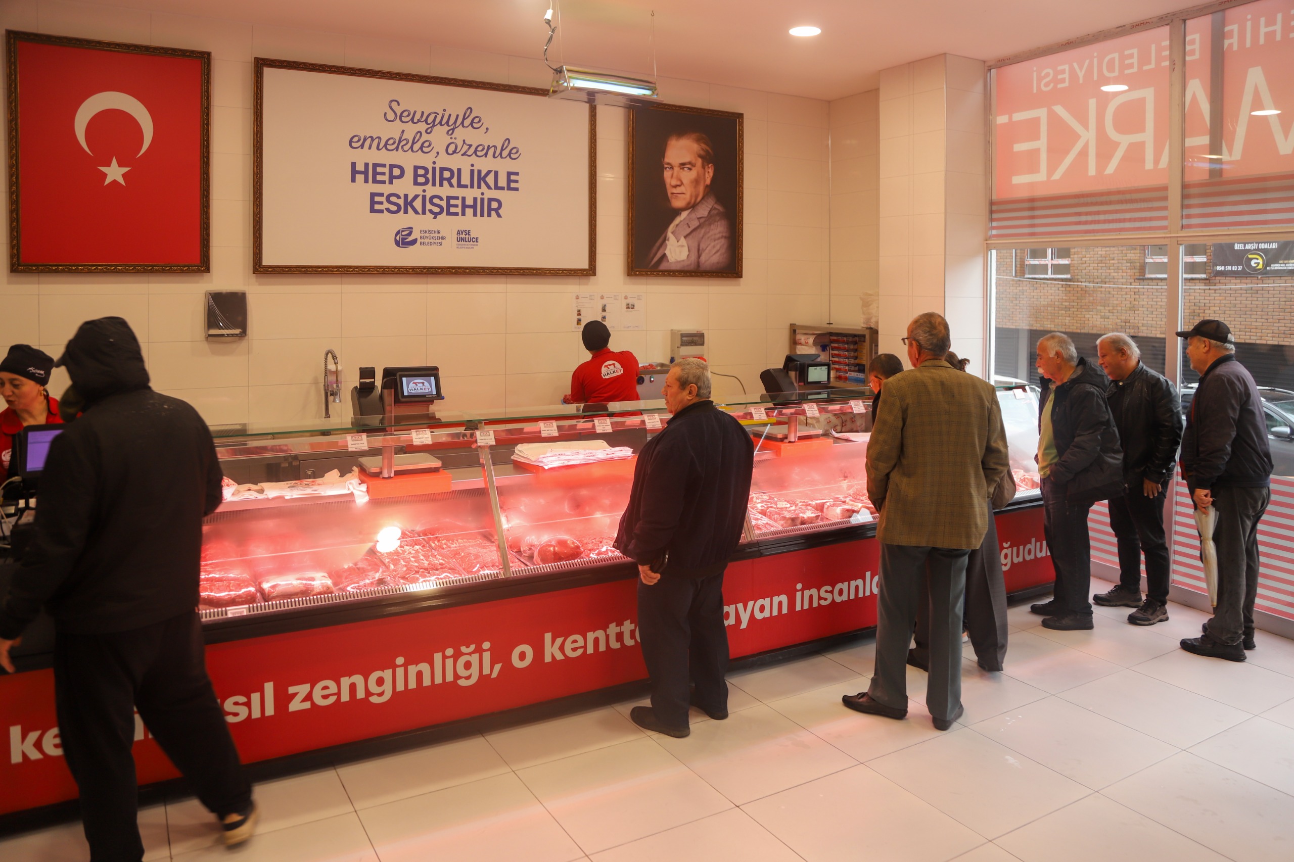 Halk Et Marketler 1 Yaşında
