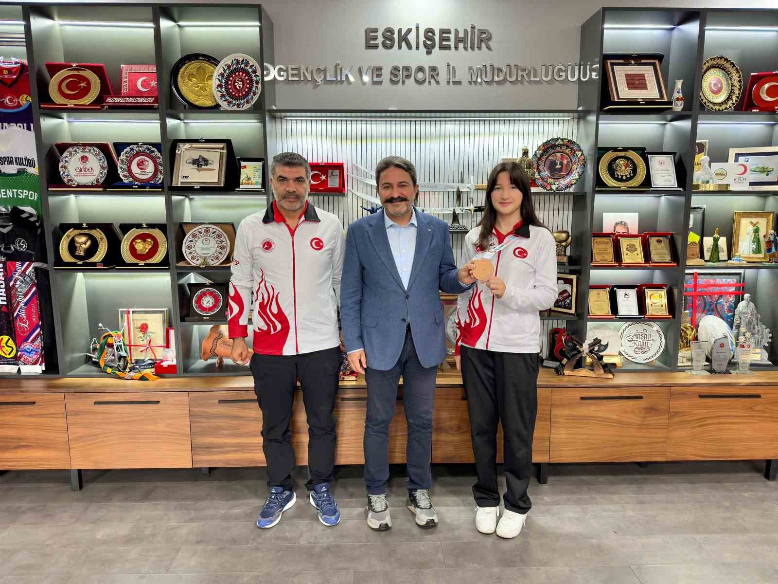 Eskişehir’i temsil eden kick boks sporcusu dünya üçüncüsü oldu