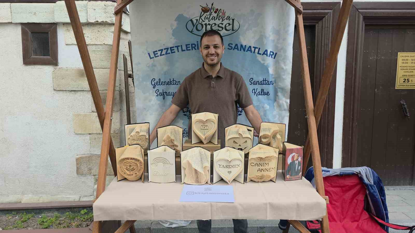 Kütahya’da hurda kitaplar sanat eserine dönüşüyor