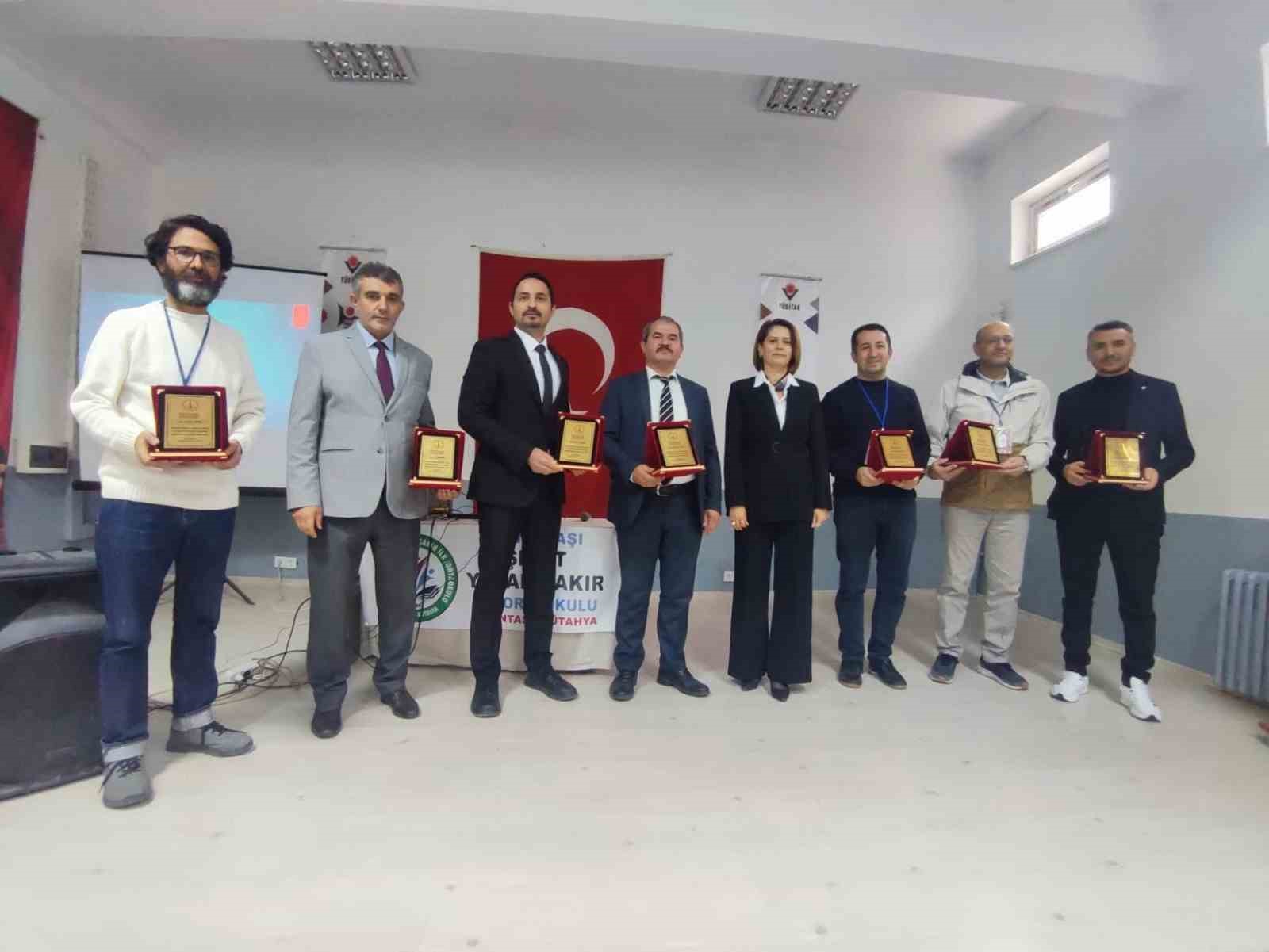 Altıntaş’ta "Köyde Bilim" projesi sürdürülebilir tarım söyleşisiyle tamamlandı