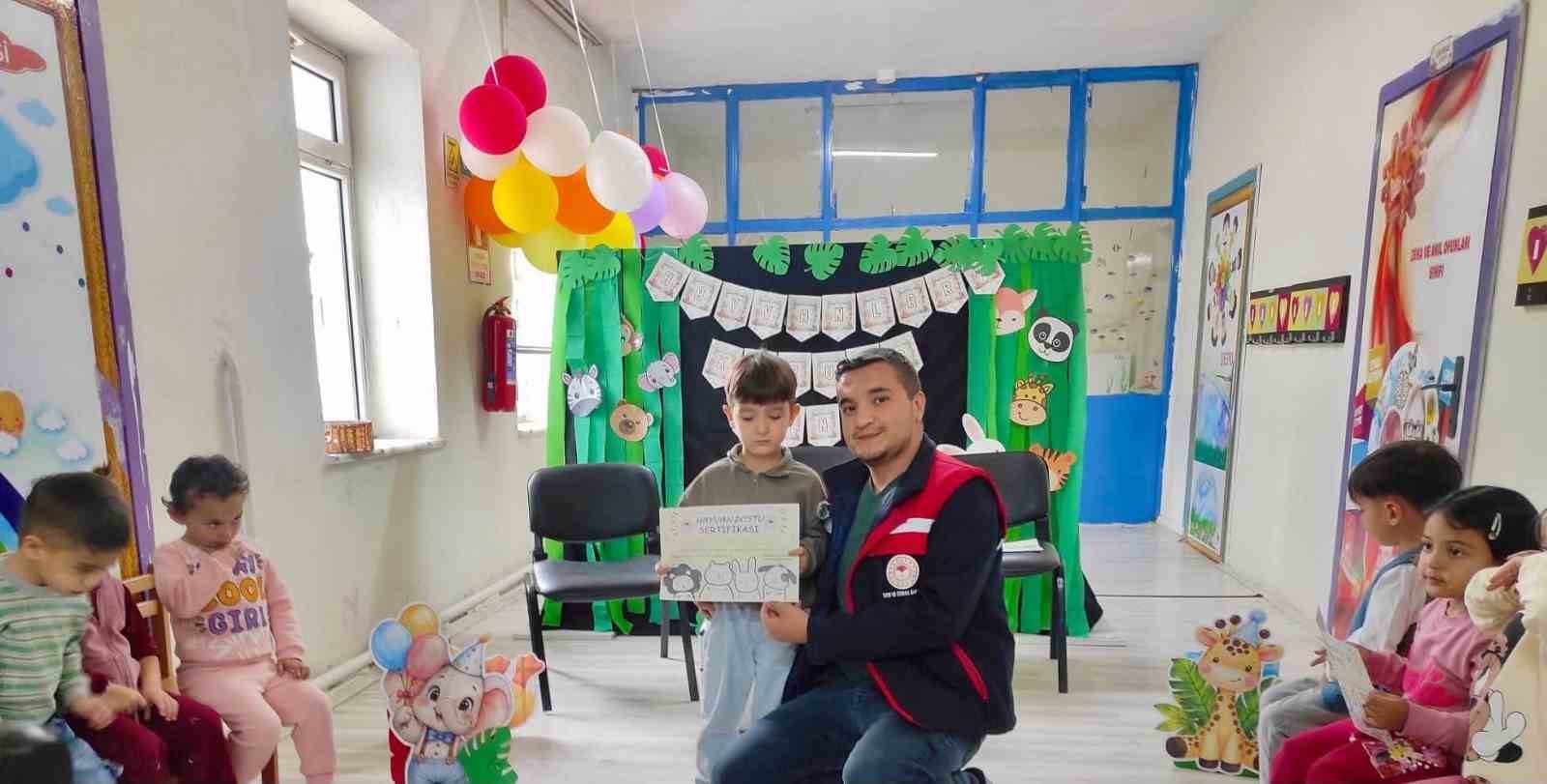 Başmakçı’da minik öğrencilere hayvan sevgisi anlatıldı