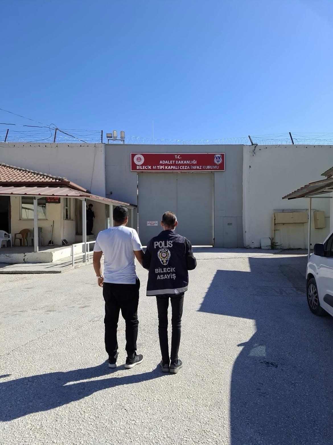 ’Parada Sahtecilik’ suçundan 7 yıl 9 ay hapis cezası bulunan şahıs yakalandı