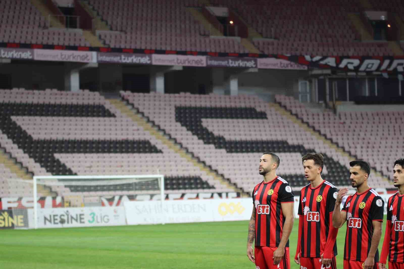 Eskişehirspor’un maçında tribünler sessiz kaldı