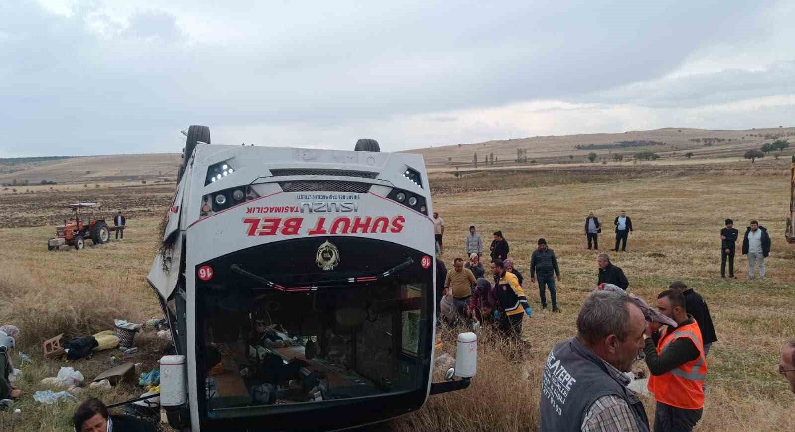 Midibüs devrildi: 25 yaralı