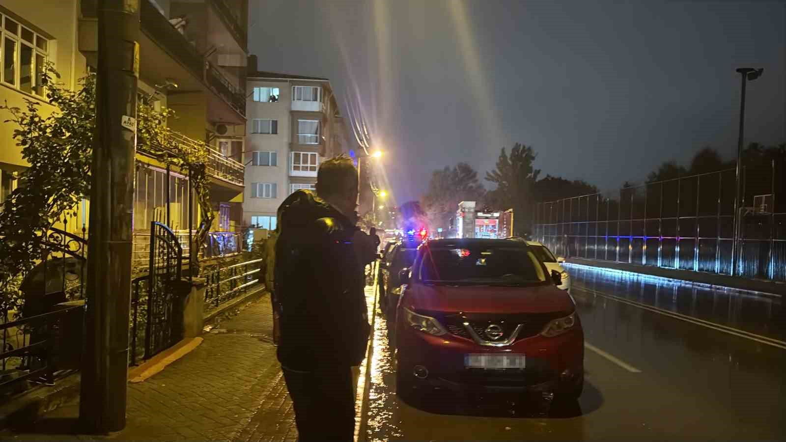 Kaza sonrası 2.27 promil alkollü sürücü yanan aracını sigara içerek izledi