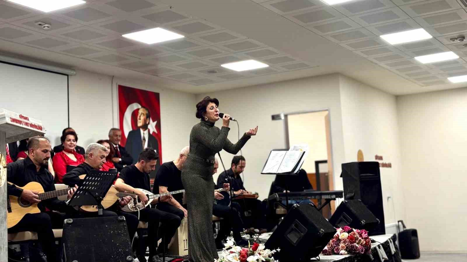 Kütahya’da kız öğrenci yurdunda Türk sanat müziği konseri düzenlendi