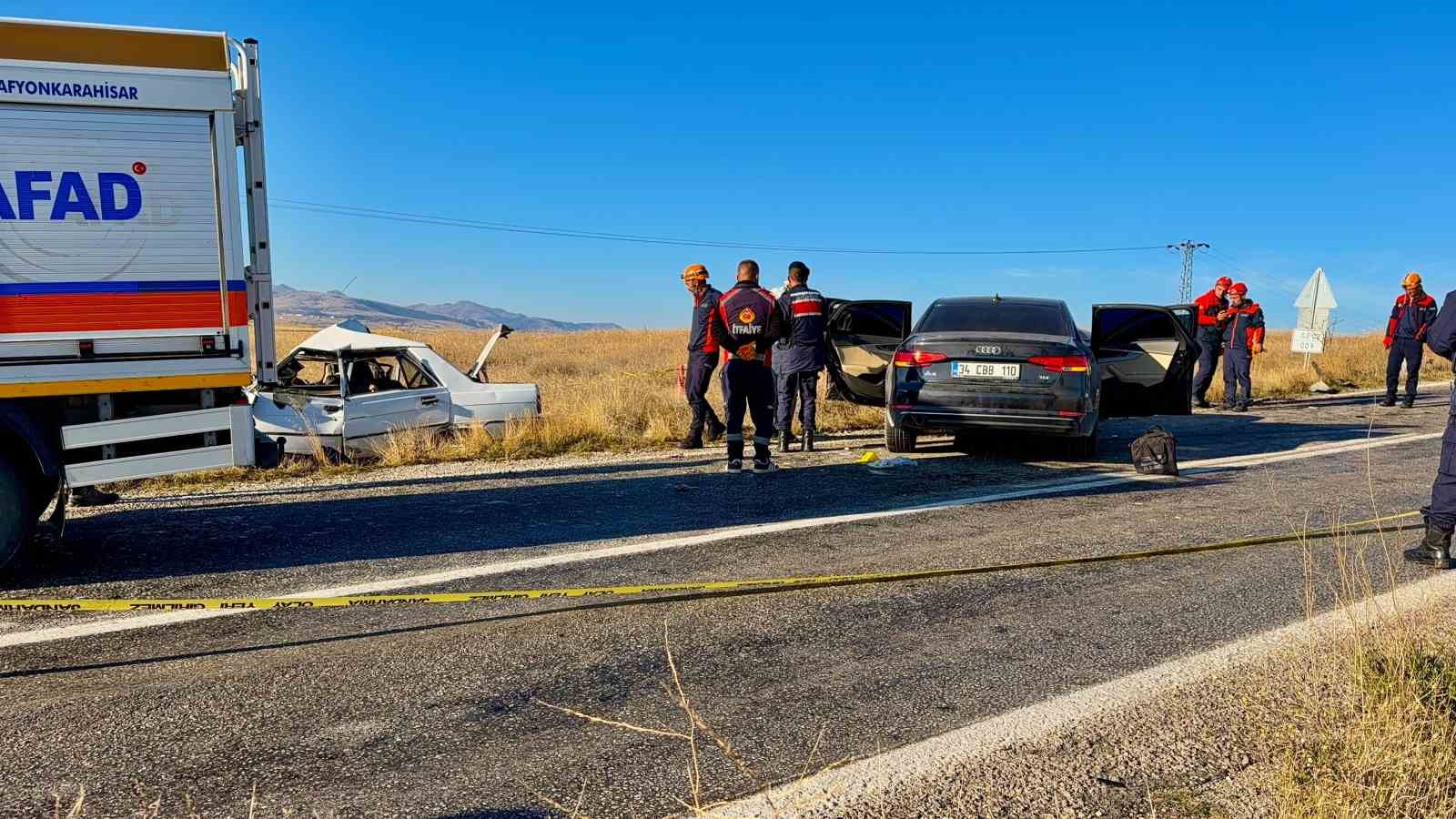 Afyonkarahisar’da otomobiller çarpıştı: 4 ölü